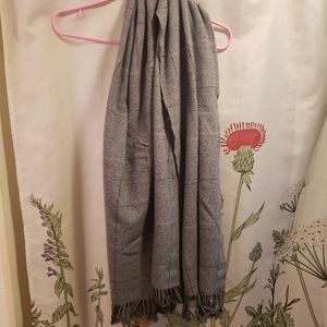 Gray and pink scarf